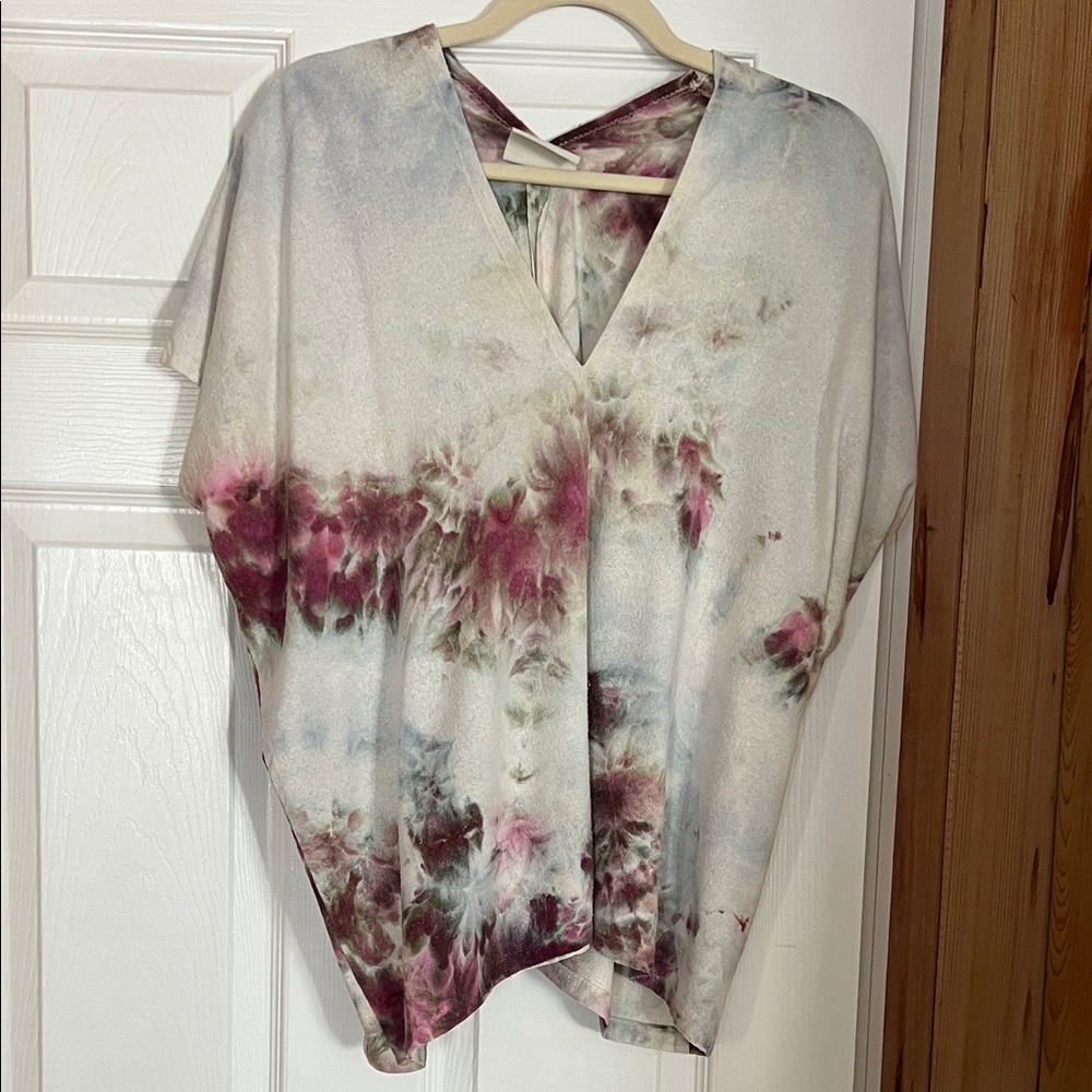 Women's Tie-Dye V-Neck Top
